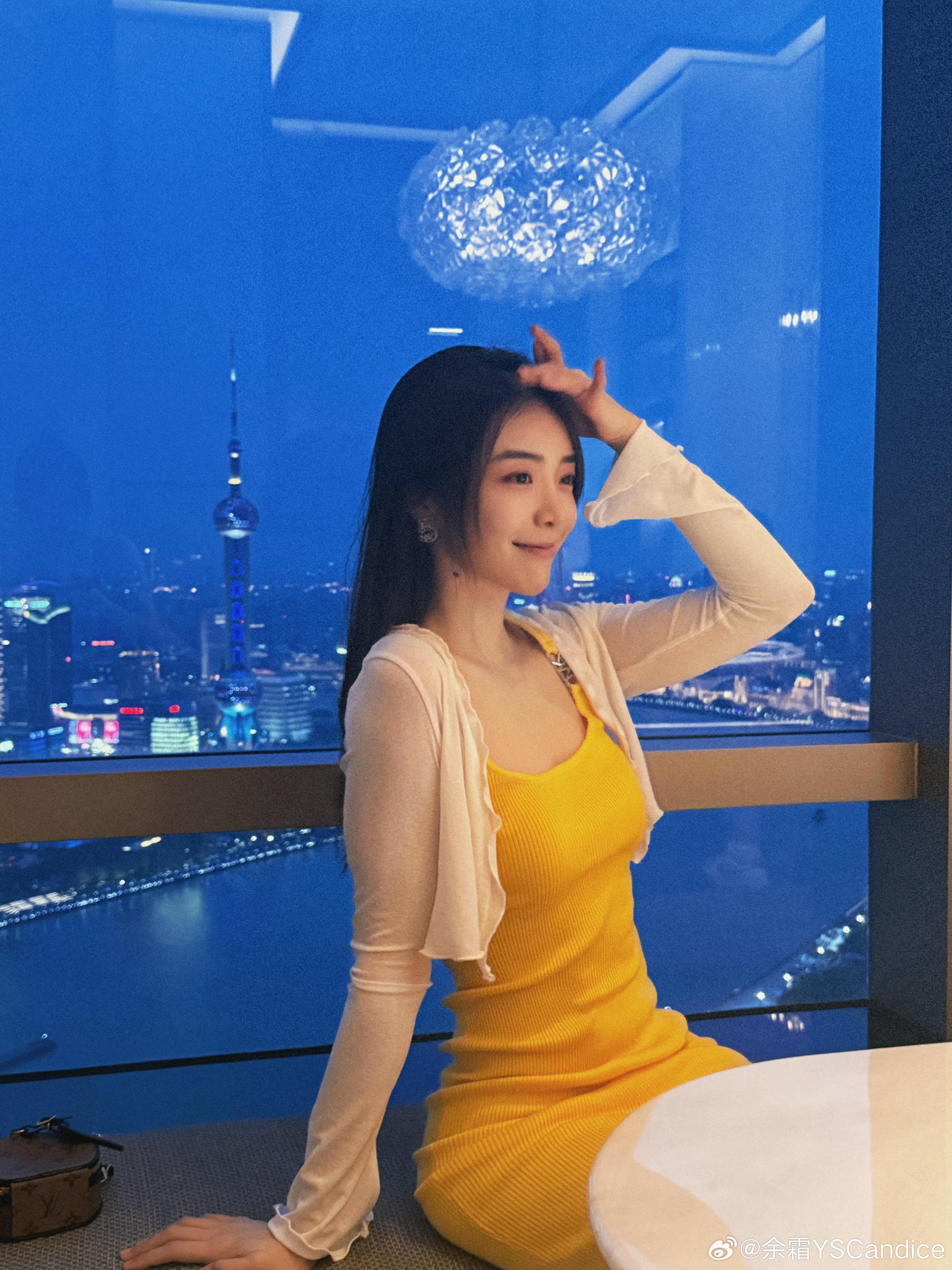 身材这一块！余霜更博晒照：爱上户外运动了了了了！！！