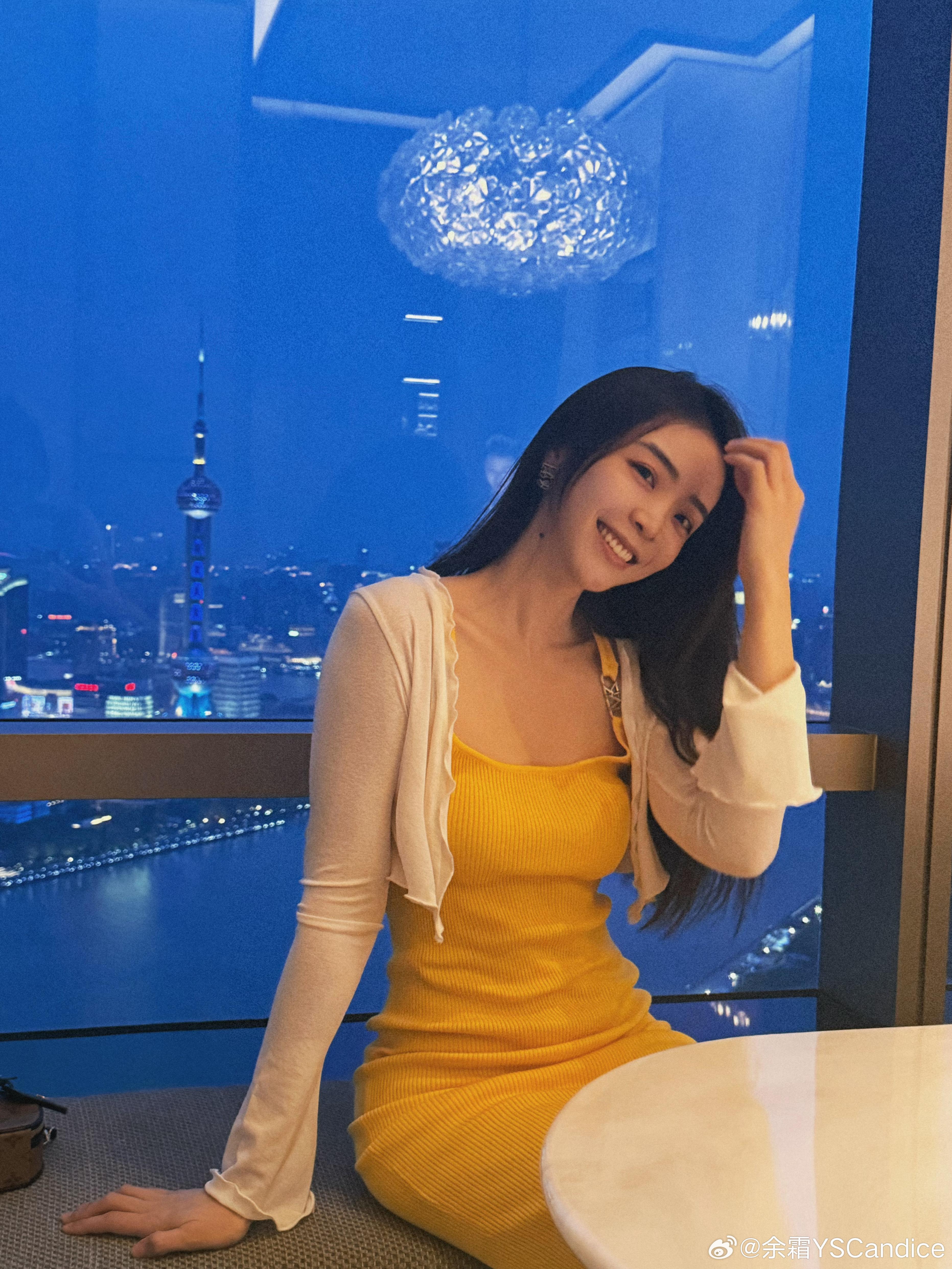 身材这一块！余霜更博晒照：爱上户外运动了了了了！！！