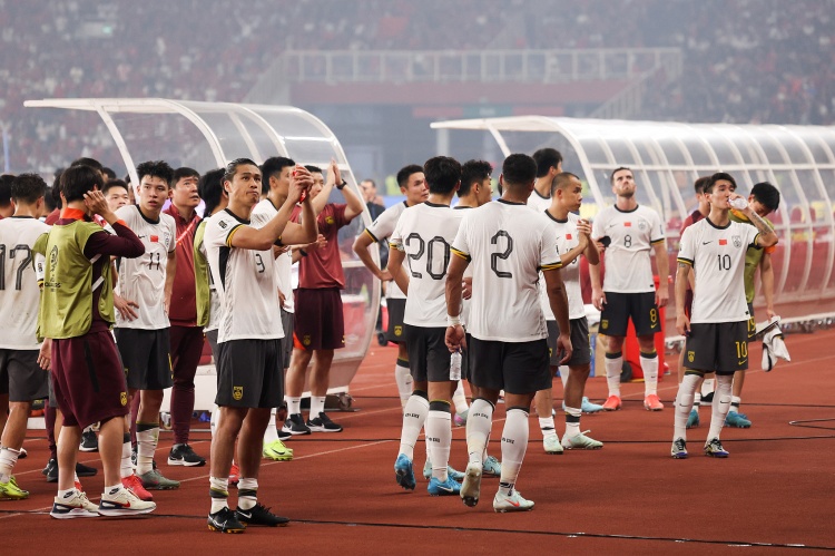 媒体人谈国足：就中国队这些球员，难道真的能出线吗？