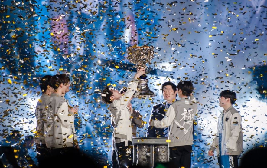 难道18極要回来了?iG保底第三 队史战绩仅次鱼19春冠军 18夏亚军