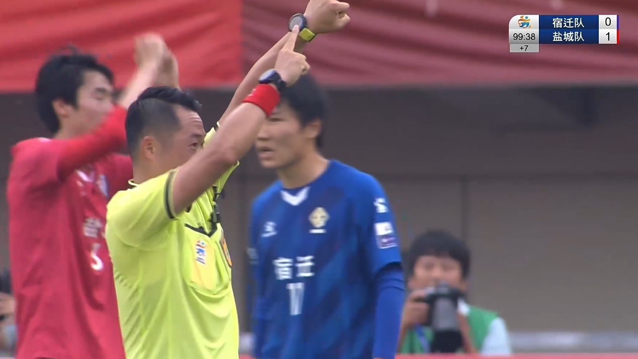太拼了！盐城1-0宿迁最后时刻担架进场 比赛结束多人原地瘫倒