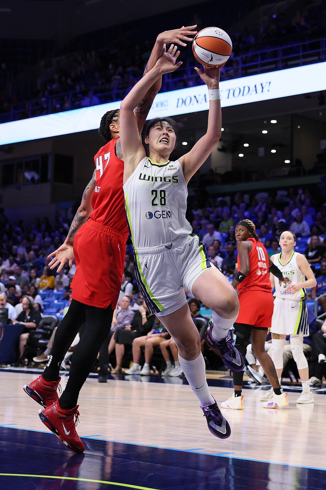 李月汝：格里娜是WNBA中最好的内线球员 能和她交手我很兴奋