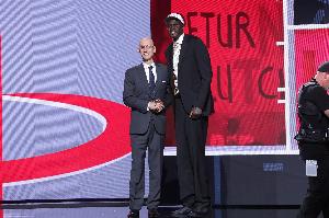 Klutch Sports曝光选秀纪录片，里奇-保罗和太阳老板商讨选秀策略