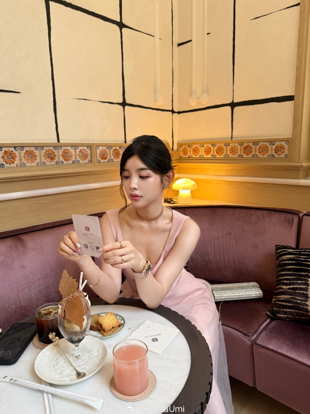 糖小幽晒照：低血糖，要多听甜言蜜语👂
