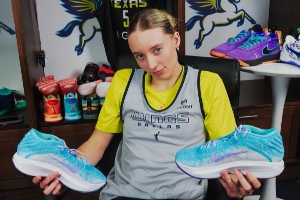 WNBA状元佩奇-布克斯：每场比赛都穿心仪球鞋