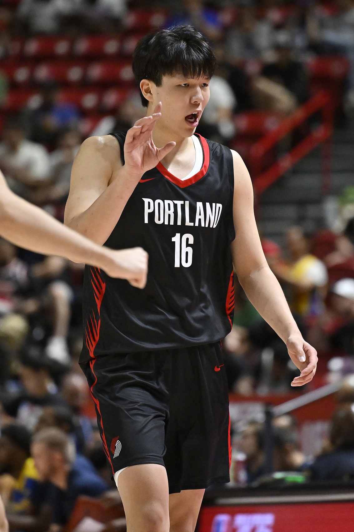也太强了吧！开拓者首节34-13领先勇士21分！杨瀚森2助1帽亮眼