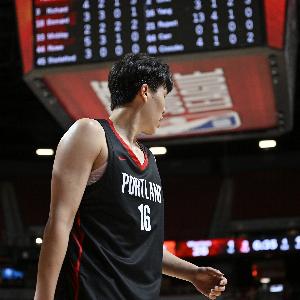 杨瀚森在夏季联赛中的沮丧与追求