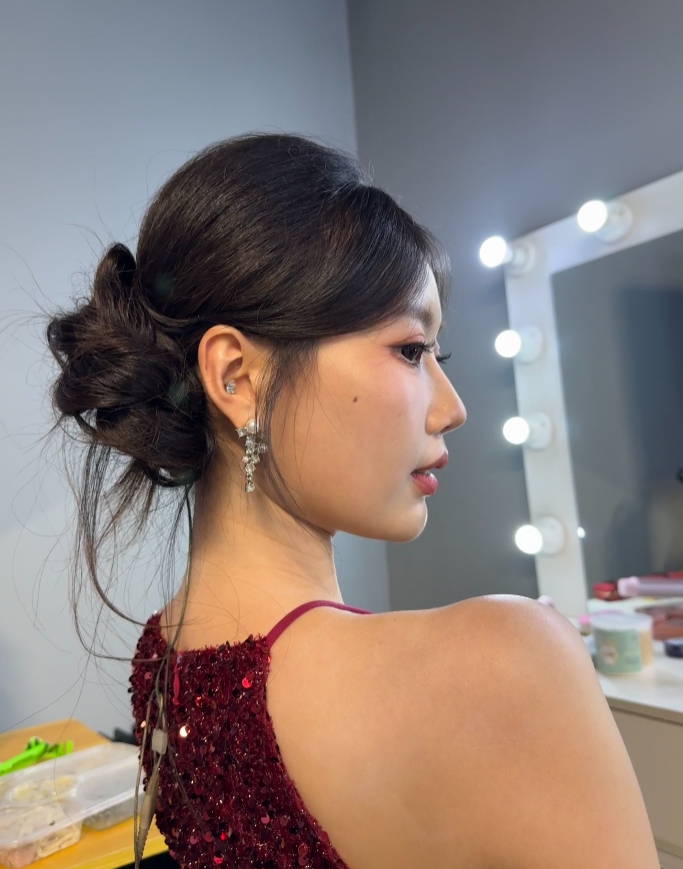 永劫无间美女主持陈鱼晒照：久违的营业照！