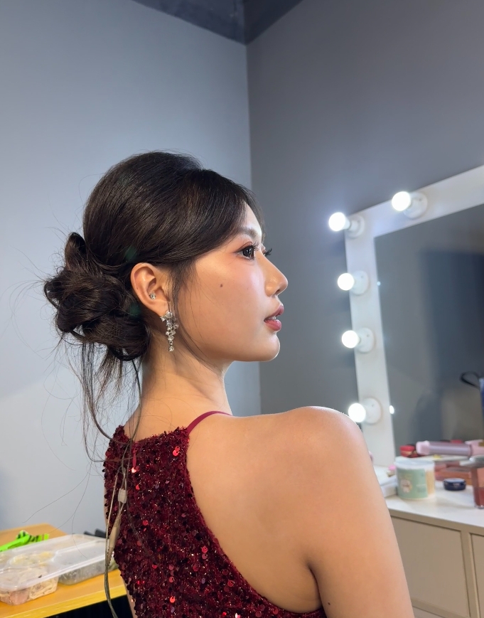永劫无间美女主持陈鱼晒照：久违的营业照！