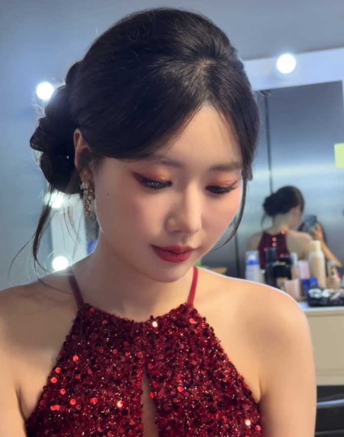永劫无间美女主持陈鱼晒照：久违的营业照！
