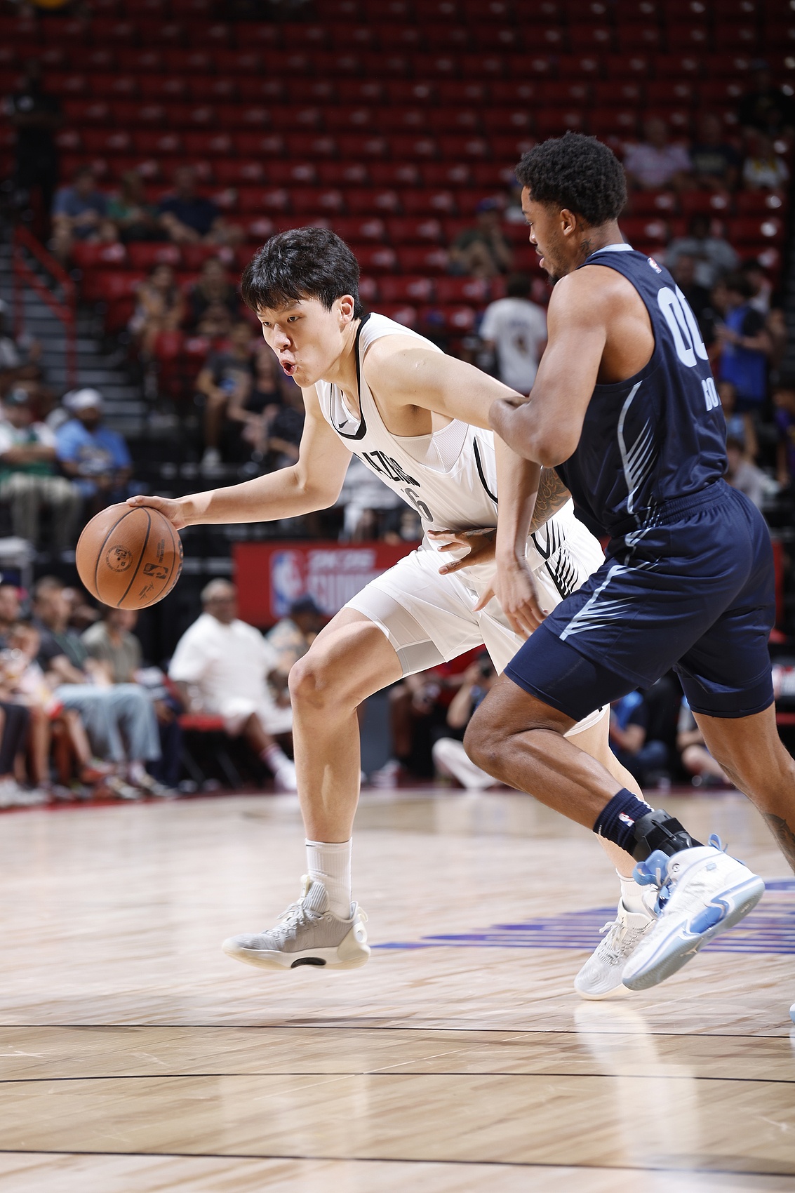 王健：杨瀚森有亮点也暴露出了不足 尤其是对于篮板球的保护
