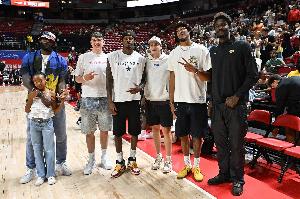 肯德里克-帕金斯谈詹姆斯未发短信事件