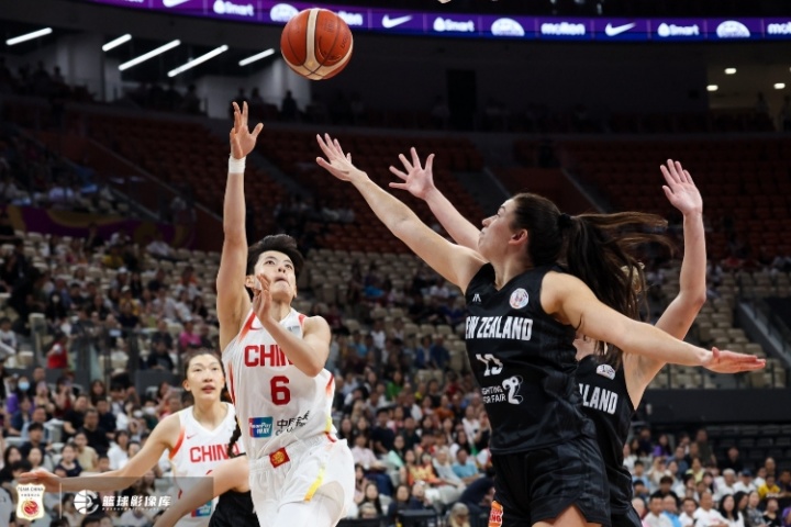 中国女篮与新西兰女篮热身赛半场数据揭晓