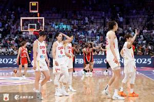 中国女篮遭遇亚洲杯半决赛失利 日本女篮笑傲三分线