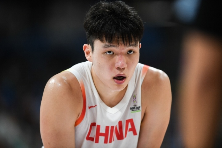 中国篮球夏季赛事频现挫败，杨毅发表看法