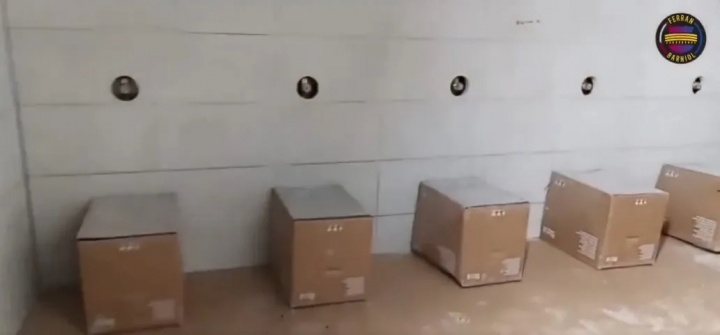 修了2年多了😳诺坎普施工进度曝光：球场一片荒废 设施要啥没啥