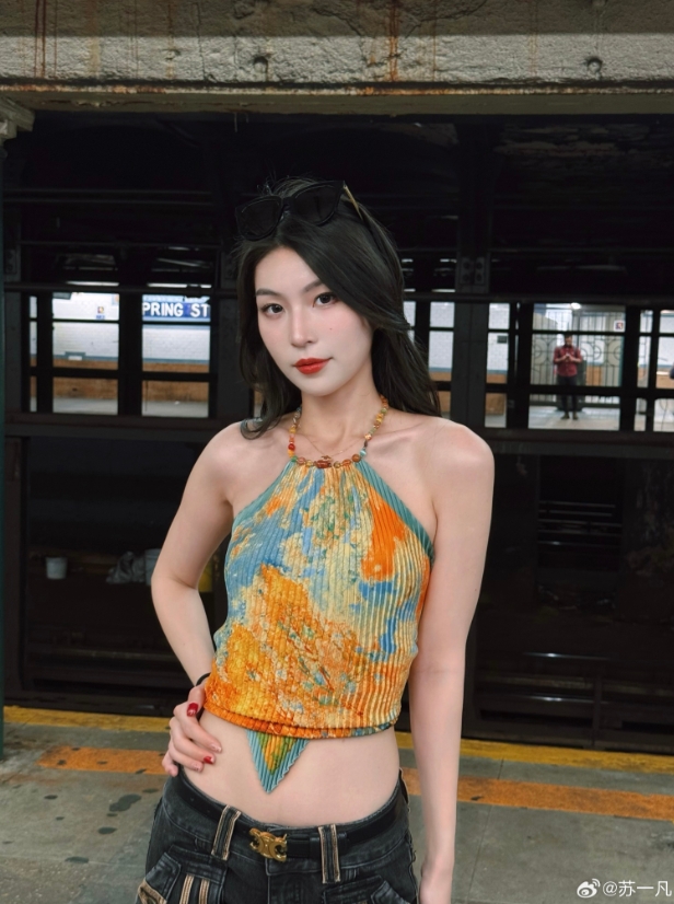 解说苏一凡晒照：在美国的OOTD！