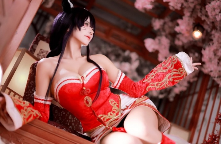 李总看了狠狠点赞！Faker美女粉丝晒活动返图：温泉阿狸！数值的魅力！