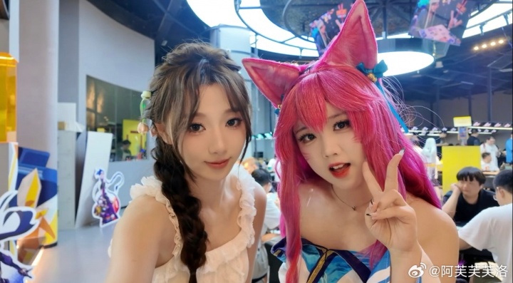 互动女主持人阿芙晒照：偶的符文战场初尝试～好玩爱玩下次还来！