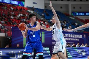 边缘再起：黄秋实和张峻豪或登陆西班牙U22篮球联赛