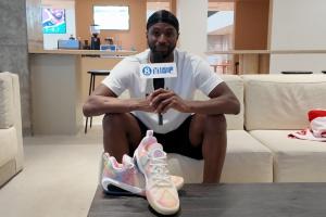 NBA球星安德鲁·维金斯中国之行告别乌鲁木齐
