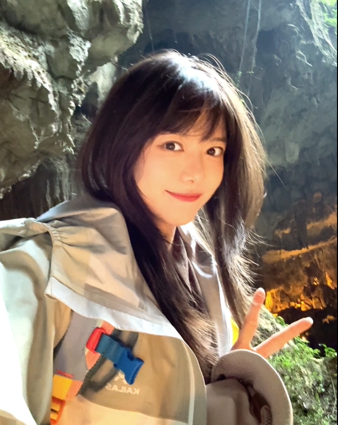 主持骆歆更博晒照：今天去地底下挖矿了⛏️
