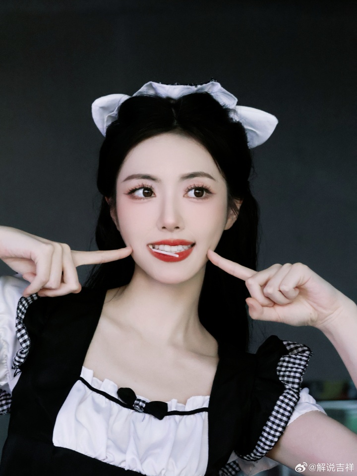 好可爱的女仆😍解说吉祥晒照：我在Pel面馆当老板娘兼厨师长