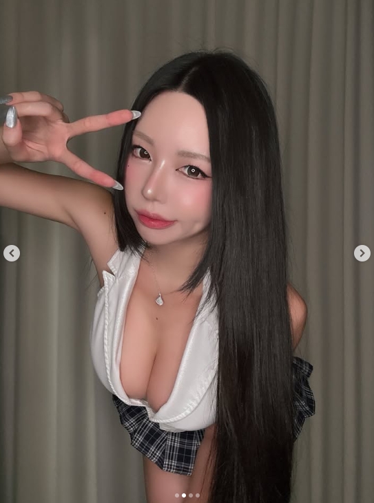 韩版《完蛋美女》演员晒照：报告！今天的战袍分享！😉