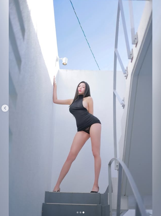 韩版《完蛋美女》演员晒照：这穿搭，建议加入DLC！🤤