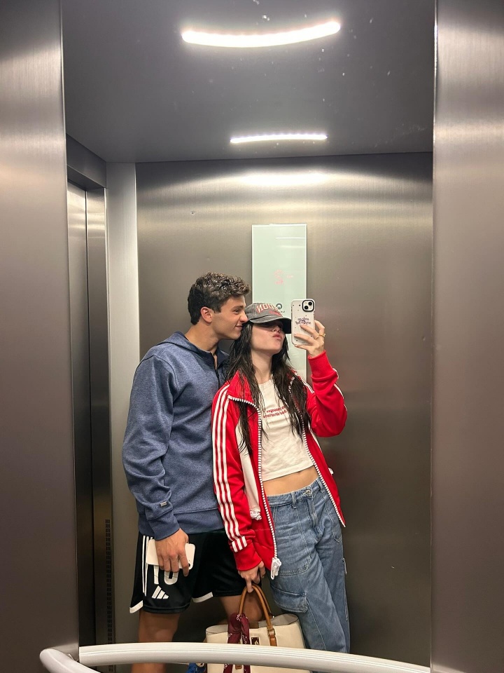 甜化了🥰内维斯社媒为女友庆祝20岁生日，晒出两人甜蜜生活照