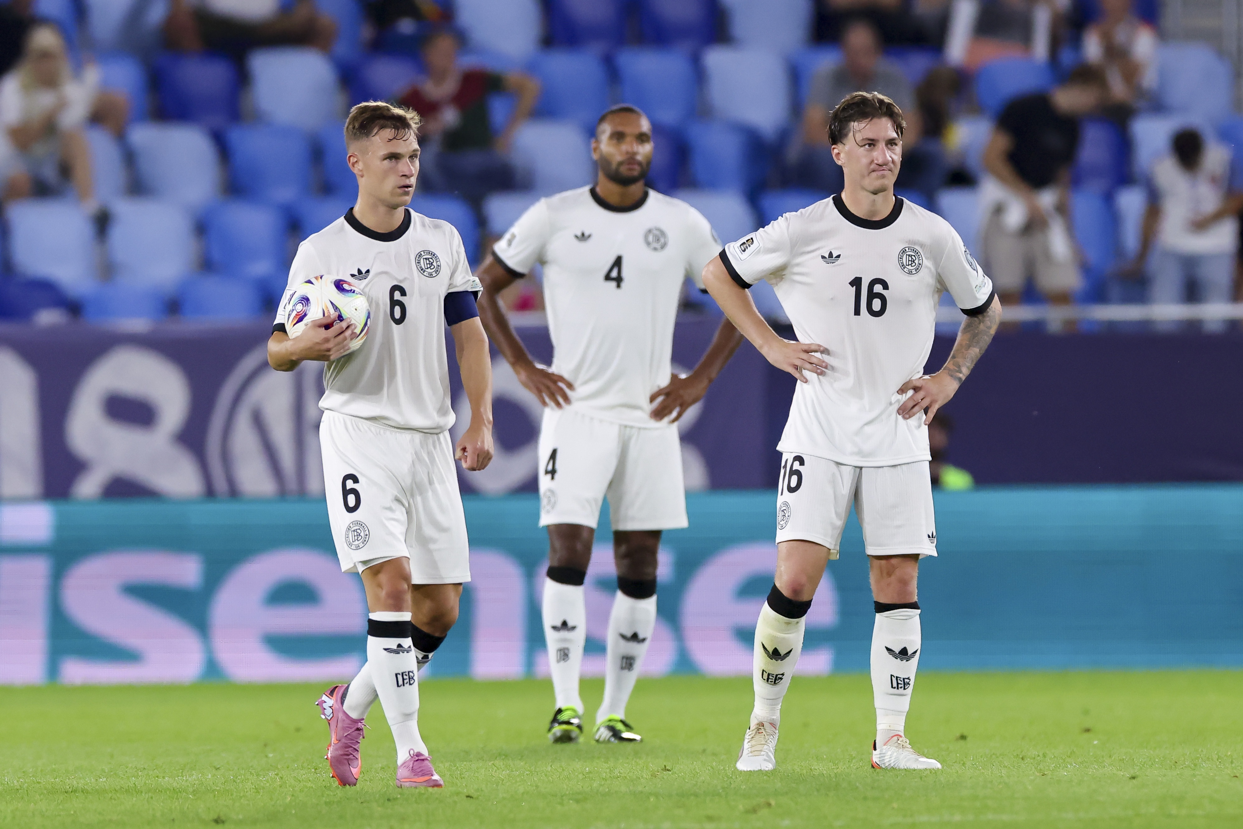 【德甲】降至第12！德国队FIFA排名掉出前十，世预赛0-2输第52的斯洛伐克(图1)