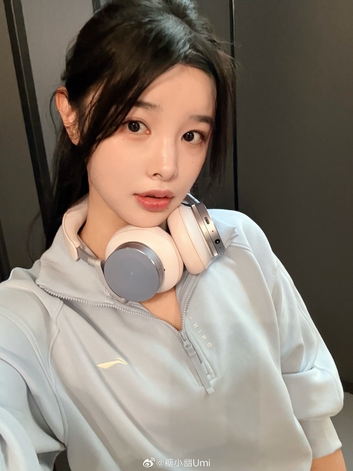 这状态好啊😍糖小幽晒照：体脂率新低 巨巨巨显白