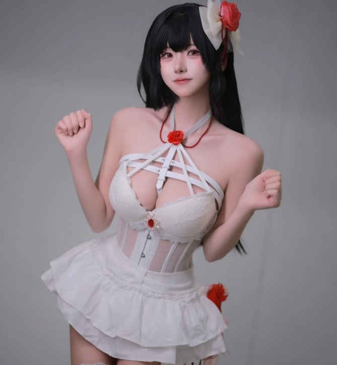 李总看了直接点赞！Faker美女粉丝近照：💙🖤