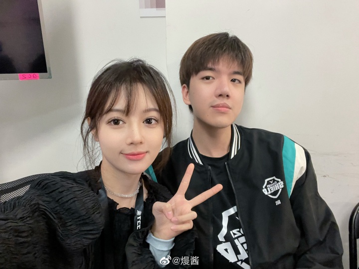 官宣领证不到3年感情破裂？PYL妻子发文：我们两个已经分开蛮久