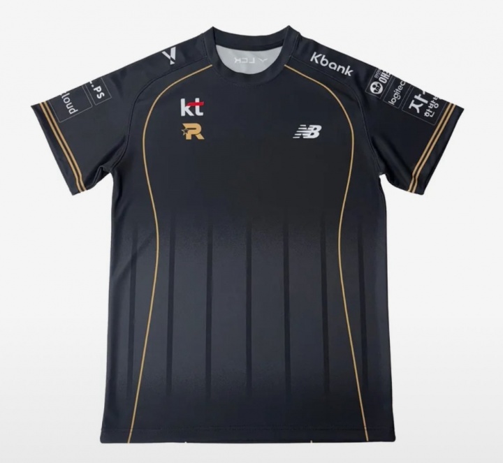 KT公布S15世界赛队服：售价109000韩元，依旧采用黑色配色