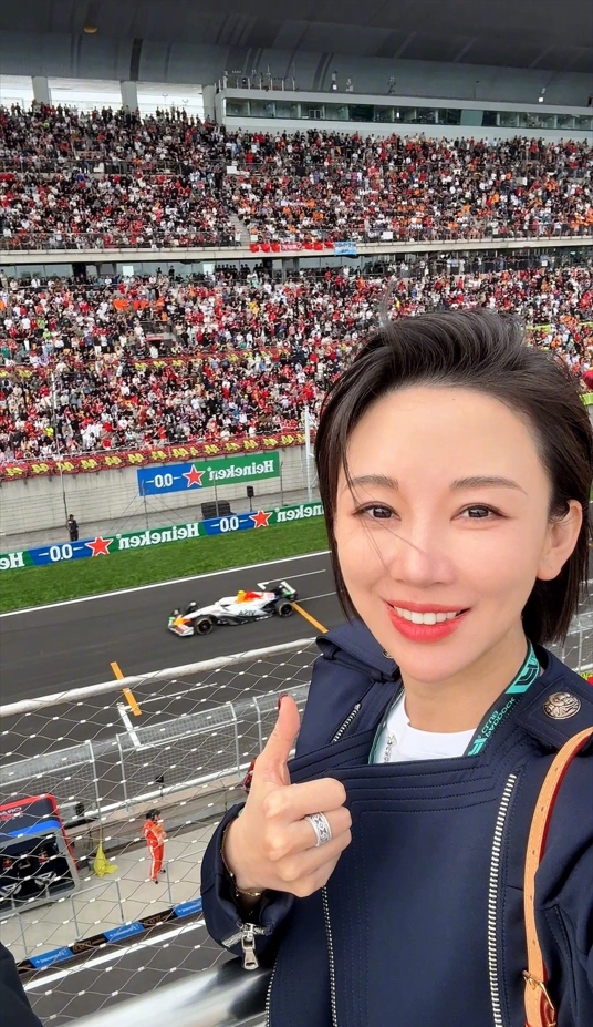 【推荐】决赛日!直播吧体育女神大赛终局之战,谁能问鼎巅峰?(图9) 【推荐】决赛日!直播吧体育女神大赛终局之战,谁能问鼎巅峰?(图9)