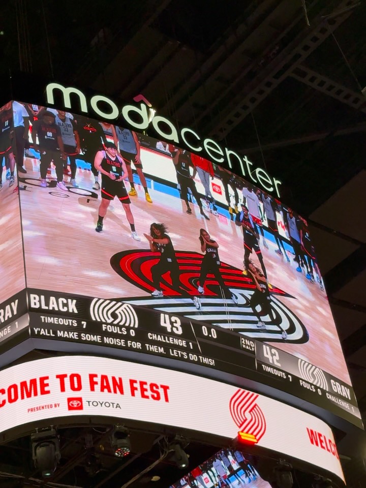 杨瀚森跳舞瞬间