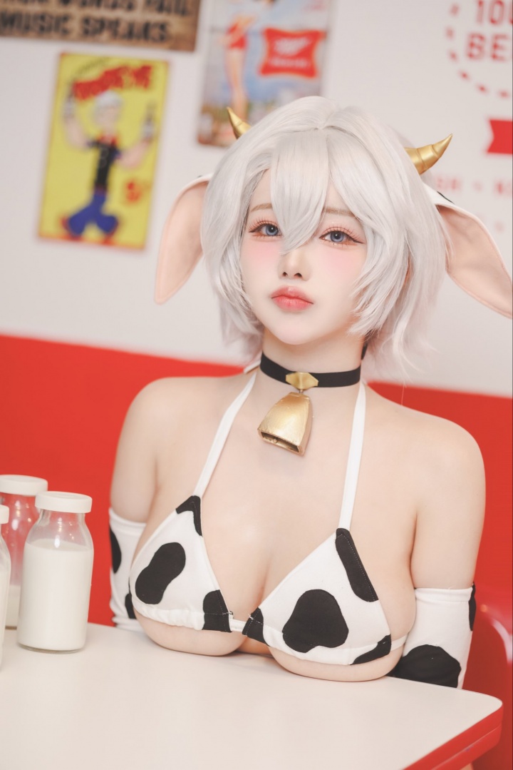 这倒是提醒我了😍《剑星》体模晒奶牛写真图！即将前往泰国