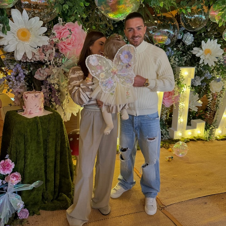 小吧社交秀：胡梅尔斯女友性感T台秀 卡卡与贝克汉姆梦幻同框
