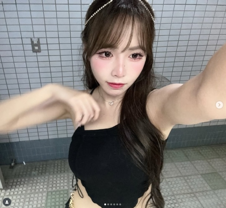 战胜iG挺进瑞士轮，Oner姐姐更新动态祝贺T1晋级：💪