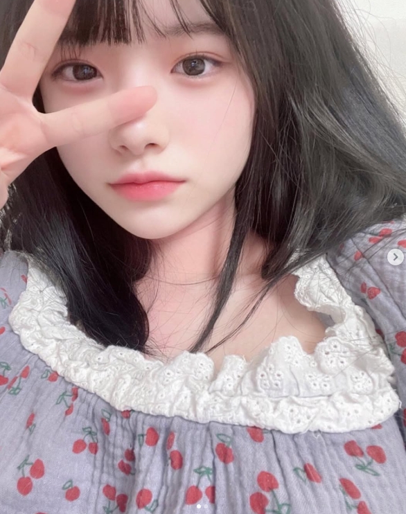 S15韩国二路女主播hitheresooya照片：资深GEN女粉🤤