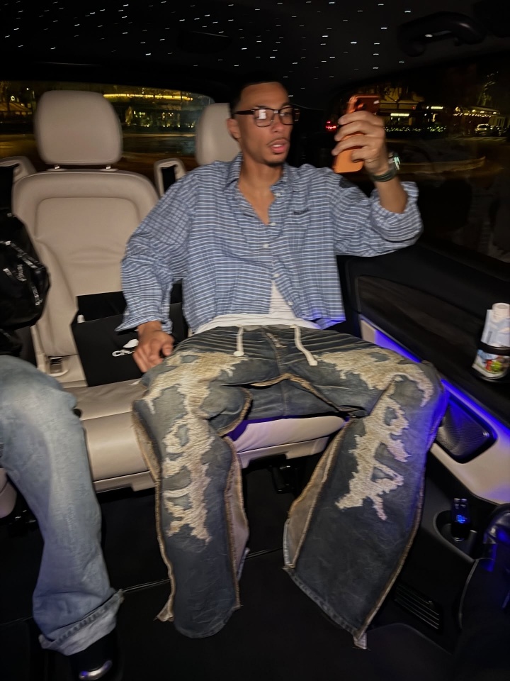 😘深情告白！埃基蒂克小号晒照“表白”小基耶萨：我❤️费德
