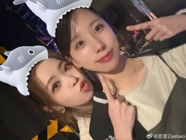 美女贴贴！志宣晒跟希然合照：终于见了！！