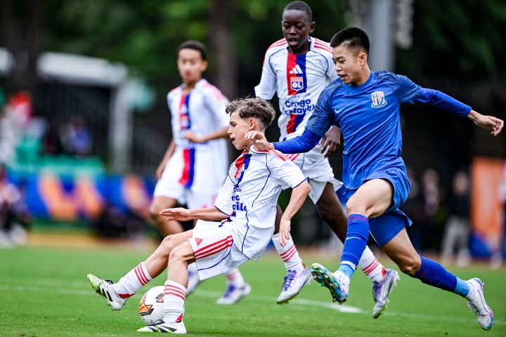 [体育头条]2025杭州钱潮杯揭幕战：上海申花U14梯队7-0大胜里昂U14梯队(图4)