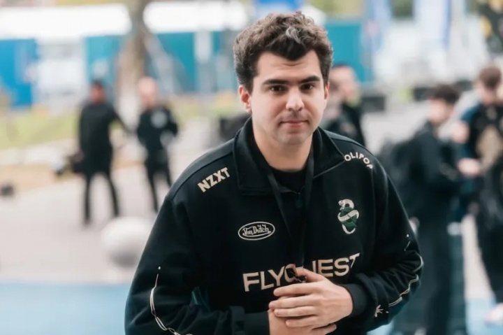 Bwipo:选择索拉卡可以搭配赵信反制洛,但手太短了