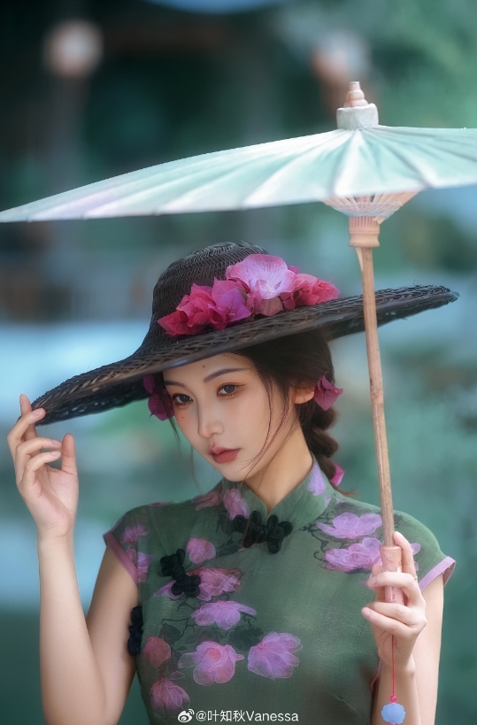 主播叶知秋晒照:今天是一个开心的日子 首先祝自己岁岁开心顺顺利利