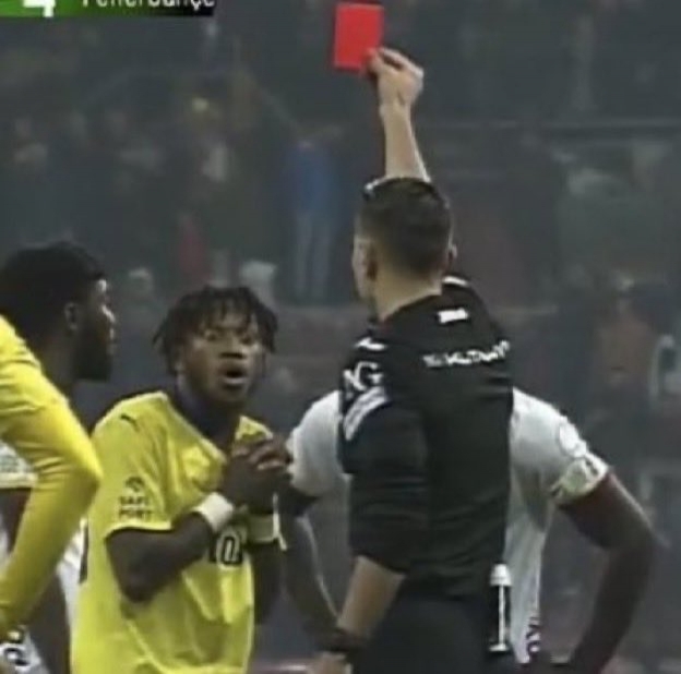 【QY球友会】🤔土媒:一土耳其裁判自称,不知是谁往自己的博彩账户里汇了钱