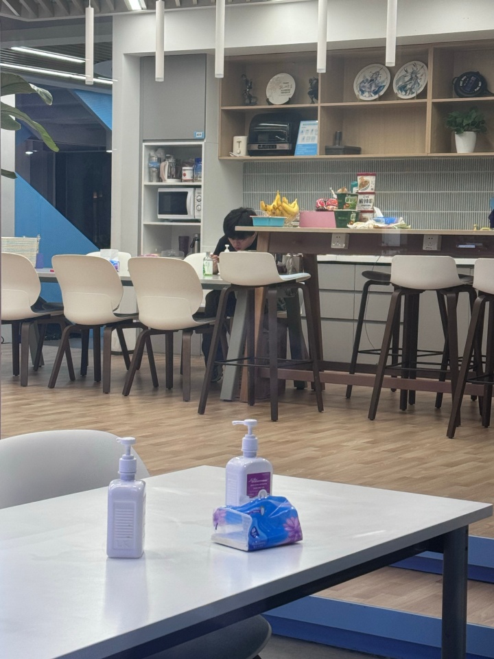 【万博电竞】🍉BLG的KTV事件到底有谁去了?北川/Knight/ELK均有不在场证明