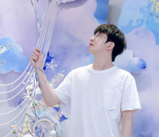 【万博电竞】比今天比赛好看🧐ELK发文澄清登上热搜榜一 ON和Bin也在前二十