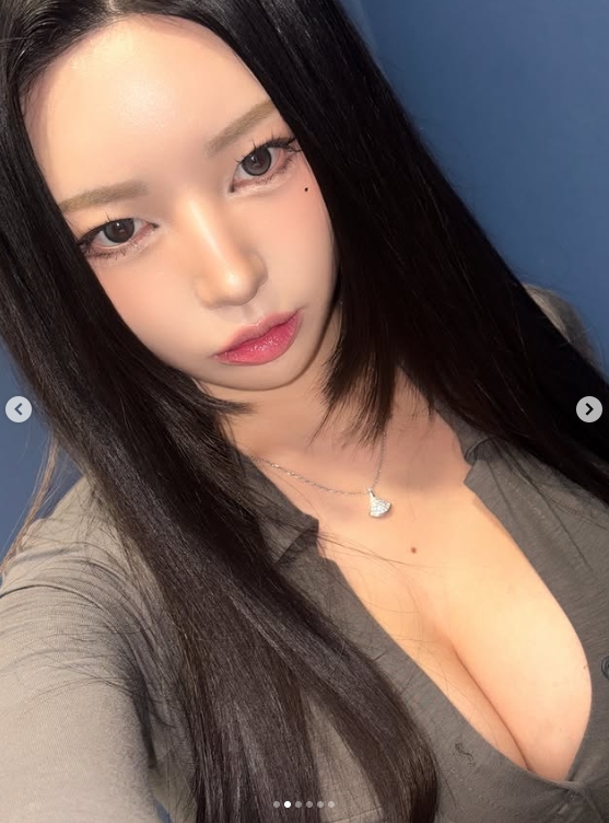 【QY球友会】红色显大?韩版《完蛋美女》演员晒照:最近的自拍~🧡💛💜